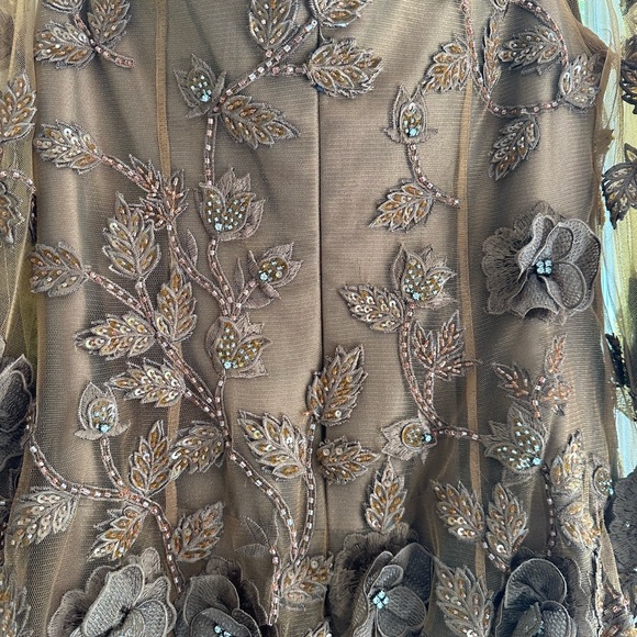 Janique gown - Picture 3 of 4